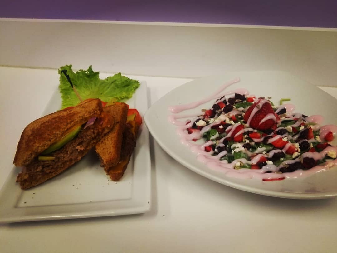 Artisan Sandwich & Salat